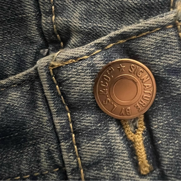 Signature by Levi Strauss & Co. Gold Label Women's Totally Shaping Skinny Jeans - Picture 8 of 11